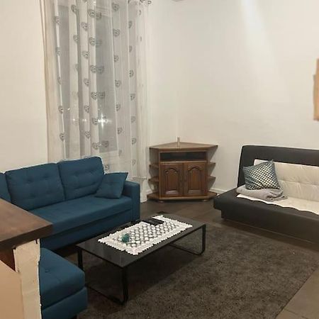 Superbe Appartement Avec Parking Gratuit Vaulx-en-Velin Exterior photo