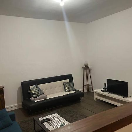 Superbe Appartement Avec Parking Gratuit Vaulx-en-Velin Exterior photo